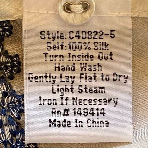 Johnny Was Utopia Kimono 100% Silk Floral Letter Embroidered Cream Blue Size XL - Picture 16 of 16